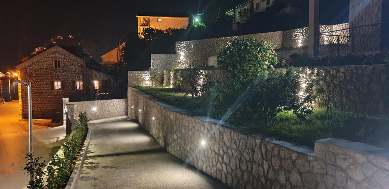 Apartments Jankovic Котор Екстер'єр фото